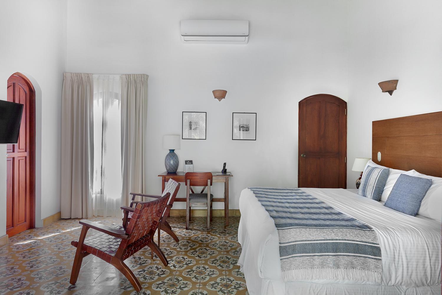 Hotel Boutique Adela 4*
